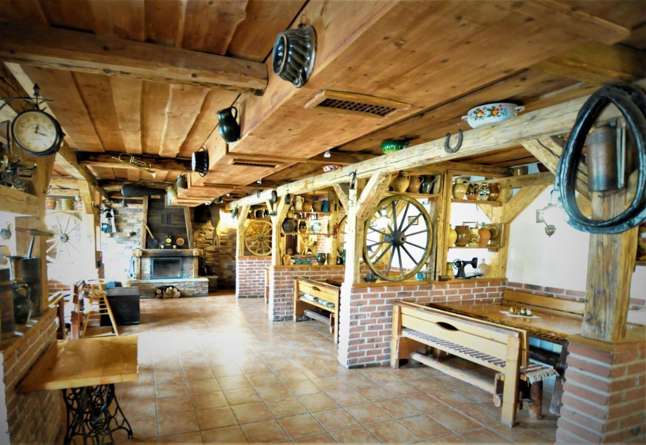 Restauracia Penzion Na Mlyne Stará Turá Exteriér fotografie