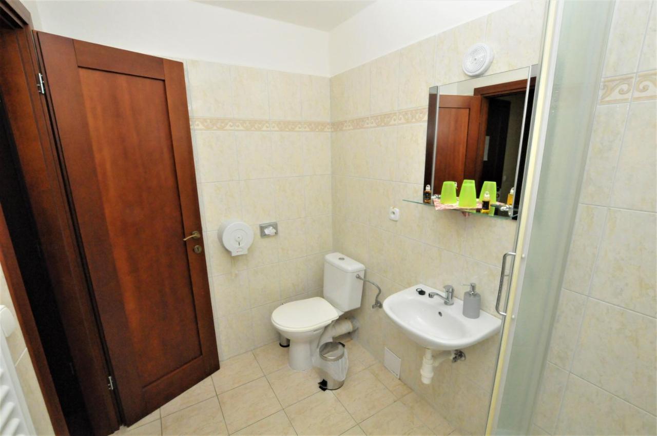 Restauracia Penzion Na Mlyne Stará Turá Exteriér fotografie