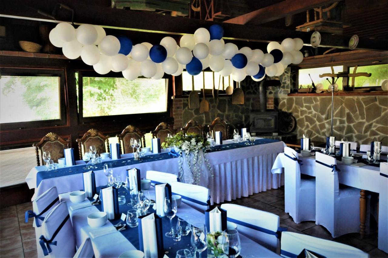 Restauracia Penzion Na Mlyne Stará Turá Exteriér fotografie