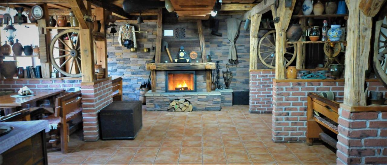 Restauracia Penzion Na Mlyne Stará Turá Exteriér fotografie
